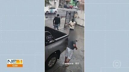 Vídeo mostra roubo de camionete de luxo por Gangue da Hilux em Boa