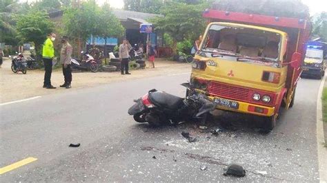 Kecelakaan Maut Pukul 15 00 Wib Seorang Remaja Tewas Di Tempat Motor