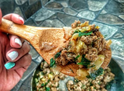 Cocinando La Receta Carne De Guisado Con Las Verduras Imagen De