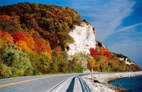 Autumn Colors On The Great River Road Near Alton Il Great River Scenic Routes Summer Road Trip