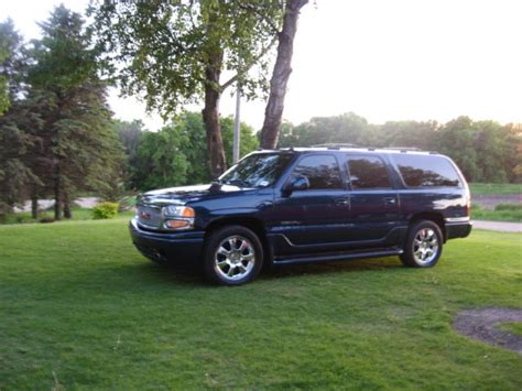 2005 GMC YUKON DENALI XL RARE COLOR LOW MILES