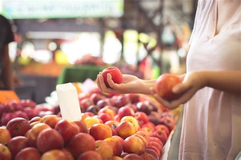 Free Photo Woman Shopping Organic Fruits