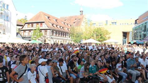 Die Vorbereitungen Laufen Fußball Und Kino Spektakel Auf Dem