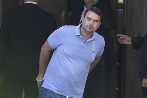 Justi A Autoriza Quebra De Sigilo De Fl Vio Bolsonaro E Queiroz