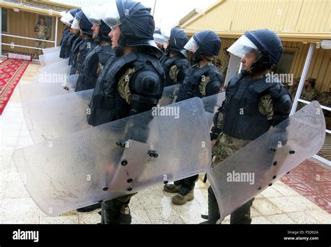 Balkh, Balkh province of Afghanistan. 2nd Nov, 2015. Afghan policemen ...