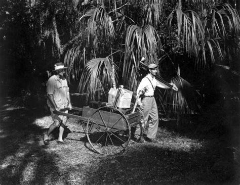 FN Caravan With Photo Equipment In Hillsborough River State Park