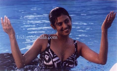 Tamil Sexy Actress Kasturi