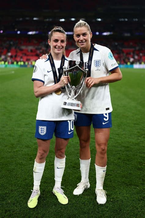 Ella Toone Alessia Russo X Photo Getty Quality Image England