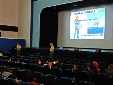 Alumnos Del Colegio Salesianos Asisten A La Charla Sobre Salidas