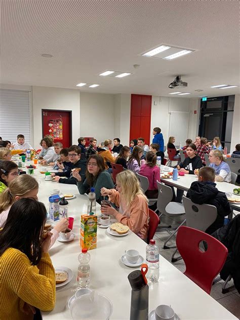 Nachts In Der Schule Lesenacht Der Sv Am Lau Gymnasium Laurentianum