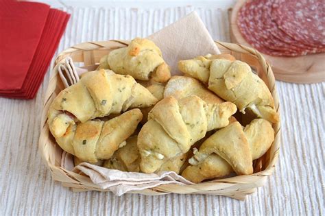 Cornetti Salati O Cornetti Rustici Ricetta Dei Cornetti Rustici