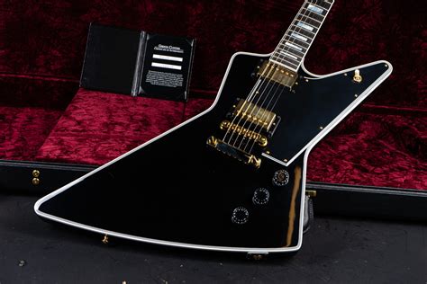 Gibson Custom Shop Explorer Custom – Ebony – GuitarPoint