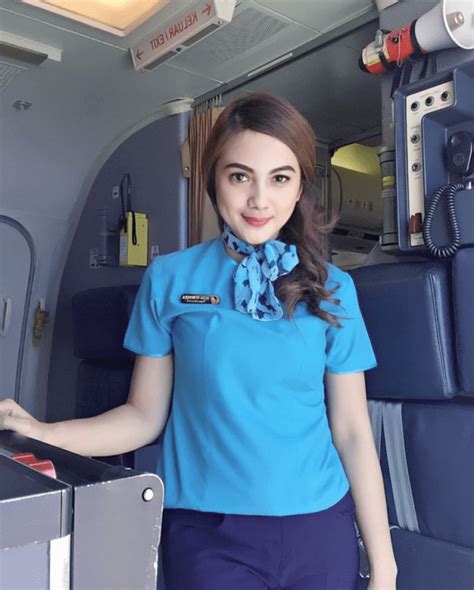 7 Foto Pramugari Indonesia Ini Cantiknya Bisa Bikin Para Cowok Nge Fly Berita Viral