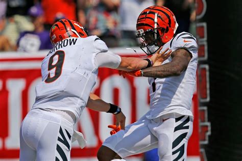 Cincinnati Bengals Quarterback Watch Joe Burrow Throws To Ja Marr