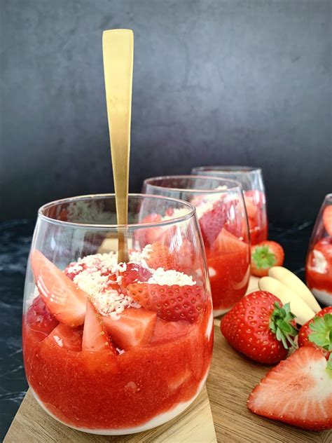 Erdbeerdessert Im Glas Ohne Zucker Ver Ellla