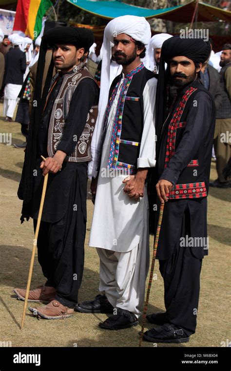 feribot Asya sosyalizm balochistan traditional dress Amfibi korumak ...