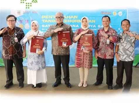 82 PNS RSUD Kabupaten Bekasi Raih Penghargaan Satyalancana Karya Satya