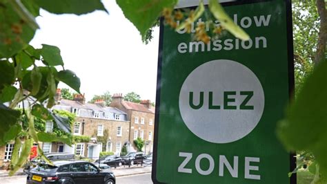 London Fights Legal Challenge Over Expanding Clean-Air Zone