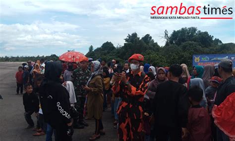 Dua Pesawat Komersil Sukses Mendarat Di Bandara Liku Paloh Sambas Times