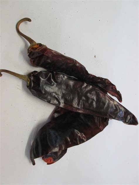 Dried Guajillo Chiles, 25 lbs — GREEN BULK