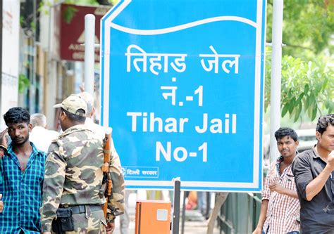 Inmate Records Selfie Tour Of His Cell In Delhi S Tihar Jail Boasts