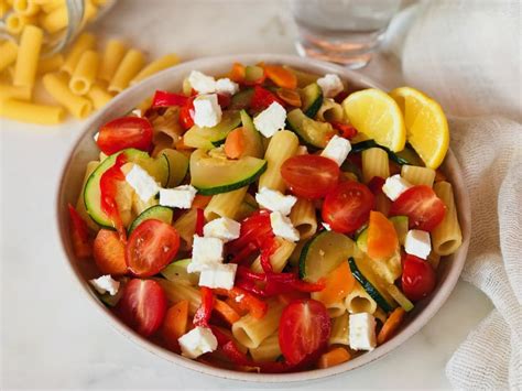 Ensalada De Pasta Con Verduras Asadas Y Feta Receta Ekilu