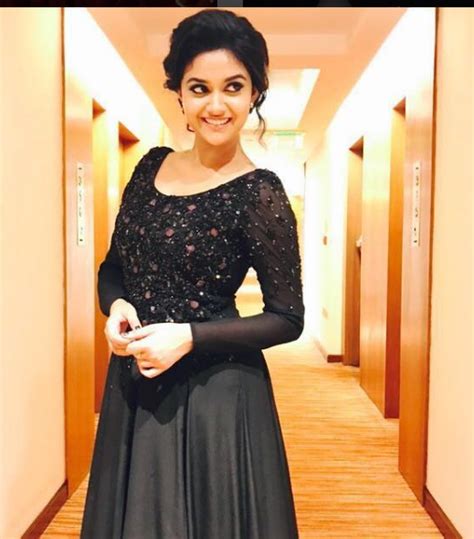 Keerthi Suresh mother, family photos, husband images, family, phone ...