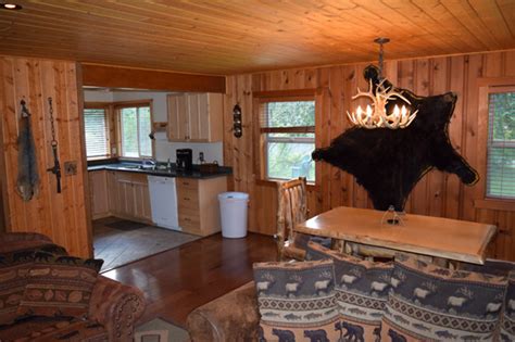 Homestead Cabin | Alaskan Vacation Cabins |Alaska Creekside Cabins