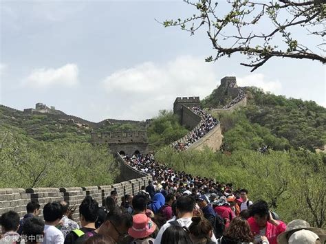 这些地方你去了吗？五一小长假 全国多地景区开启人海模式 每日头条