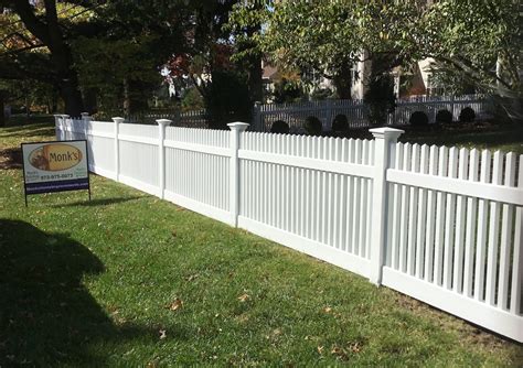 Painting a Picket Fence - Monks Home Improvements