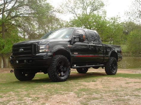 The Ford Super Duty Is A Line Of Trucks Over 8 500 Lb 3 900 Kg Gvwr Introduced In 1998 For