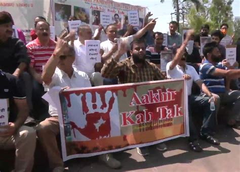 Kashmiri Pandits Protest In Jammu Step Up Shift Out Of Kashmir