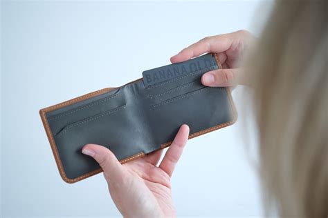 Bellroy Wallet Review — A Minimal Design Packed With Features ...