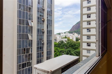 Bairro do Leblon visto da janela de um prédio no Rio de Janeiro Brasil