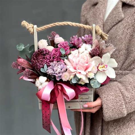 Купить цветы в коробке в Минске | Заказать букет цветов в коробке