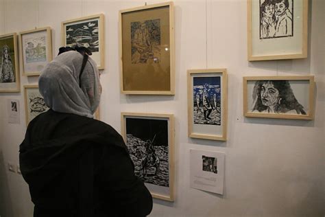 Palestinian artists reflect Gaza's history through plastic