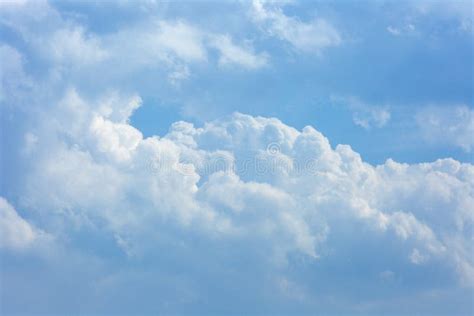 Starke Wolken Im Himmel Wolkiges Wetter Mit Wolken Und Wolken Auf Den