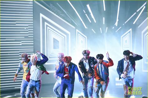 BTS Perform DNA At American Music Awards 2017 Video Photo 1123871