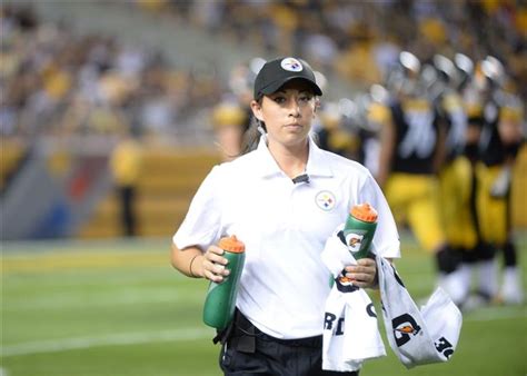 Former Uw Student Finds Rewarding Work As Rare Female Nfl Trainer