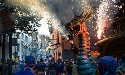 Aquesta S L Agenda De Les Festes De Maig El Diari De Badalona