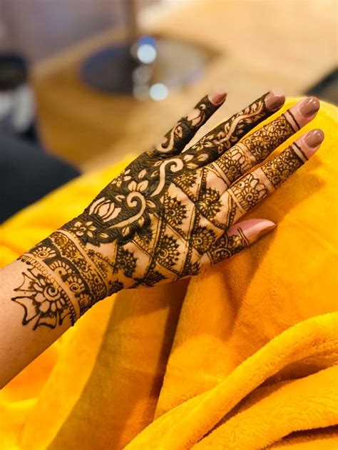 Scarborough Based Henna Artist Henna Mehndi Artists Toronto Ontario