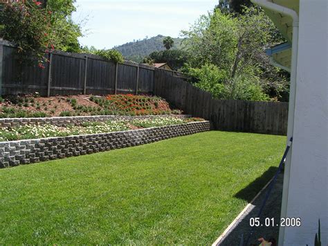 Retaining Wall Slope Down To Flat Backyard Sloped Garden Sloped