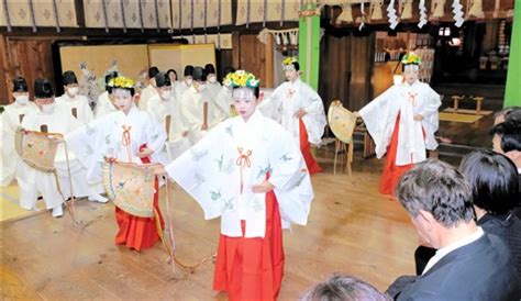 坂井・三国祭 浦安の舞 幕開け彩り 女児4人、世界の安寧願う みんなで読もう 催し・文化学校・教育 福井のニュース 福井新聞d刊