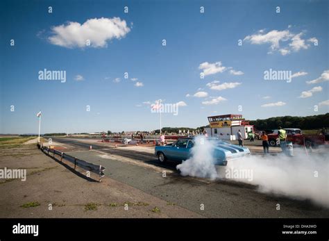 Drag racing race racing car burnout hi-res stock photography and images - Alamy