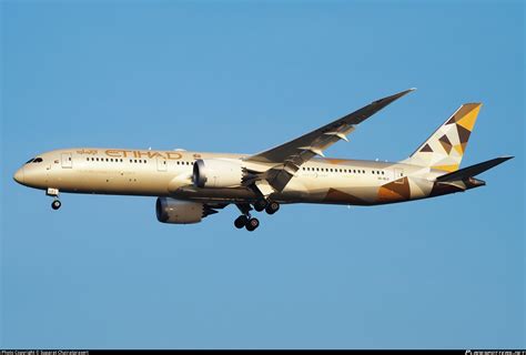 A6 BLO Etihad Airways Boeing 787 9 Dreamliner Photo By Suparat