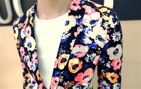 Bright Floral Designed Classic In Style Blazer Pilaeo