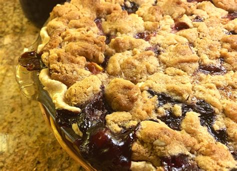 Peach And Blueberry Streusel Pie — Persnickety Panhandler