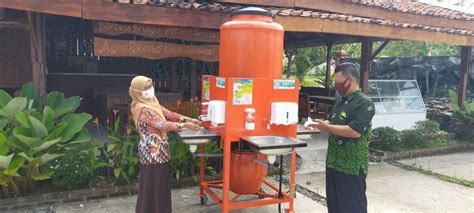 PORTABLE HAND WASH KARYA DOSEN TEKNIK MESIN SV UGM UNTUK MENGURANGI