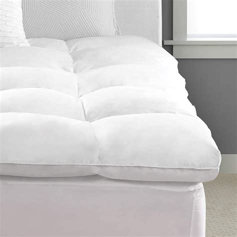 6 Best Feather Mattress Toppers Reviewed in Detail (Aug. 2021)