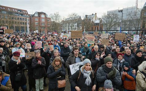 Saarbr Cker Demo Gegen Rechts Mit Rekordteilnehmerzahl